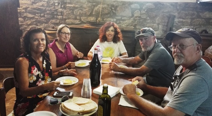 Private guided Cortona & olive oil tour