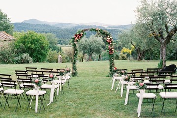 Dreamy Spring Destination Wedding in Tuscany