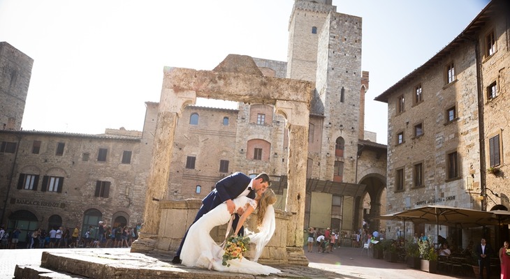 Destination wedding in San Gimignano Tuscany