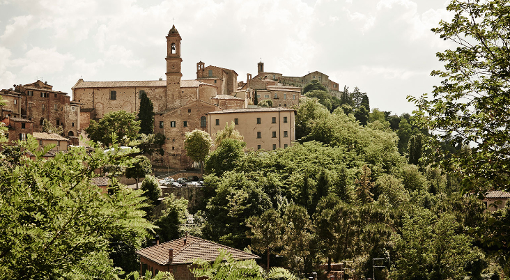 Tuscany hill town walking tours with guide