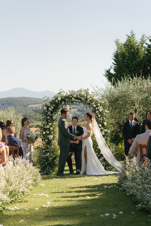 Dreamy garden wedding in Tuscany