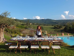 Pre-wedding event at Tuscany villa - al fresco pizza night