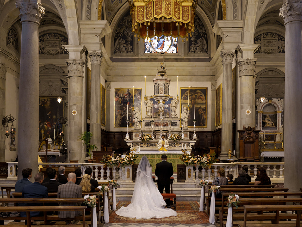 Glam Intimate church wedding in Cortona, Tuscany