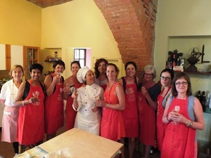 Private women cooking class near Cortona, Tuscany