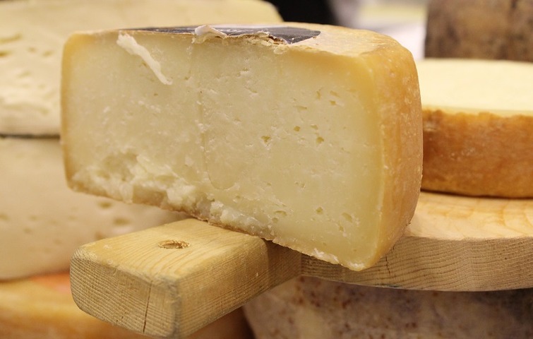 Guided tour: Cortona and pecorino cheese
