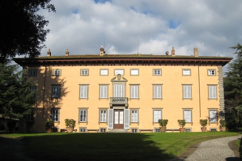 Lucca Elegant Wedding Villa
